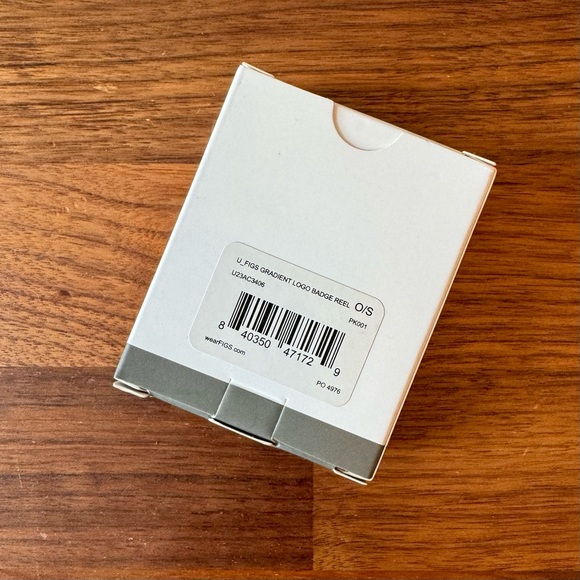 FIGS Ombré Badge Reel - Picture 3 of 3